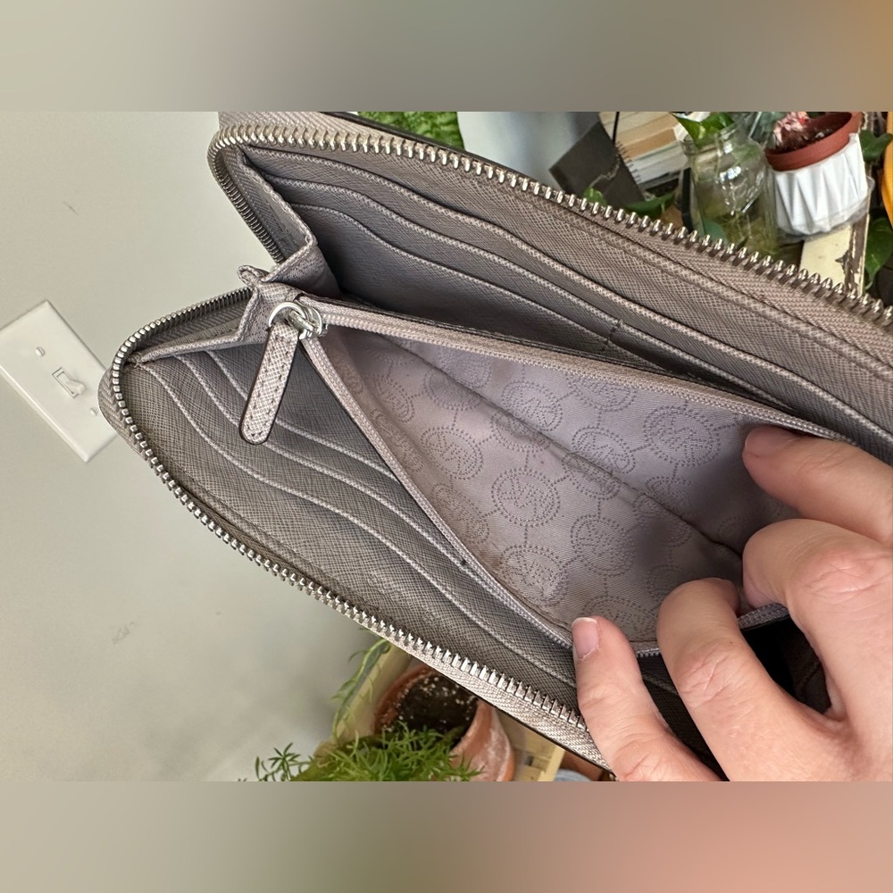 Michael Kors Grey Wallet Zipper Closure Pre-Loved As-Is - Picture 9 of 13